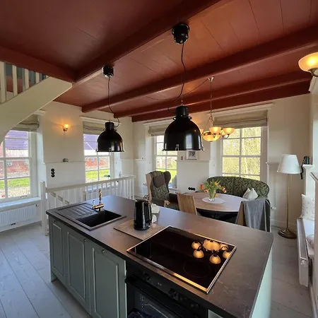 Luesthuus Holiday home